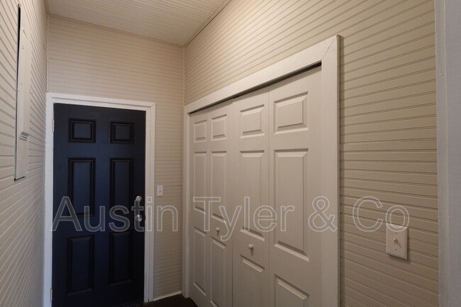 Building Photo - 4326 Wilton St