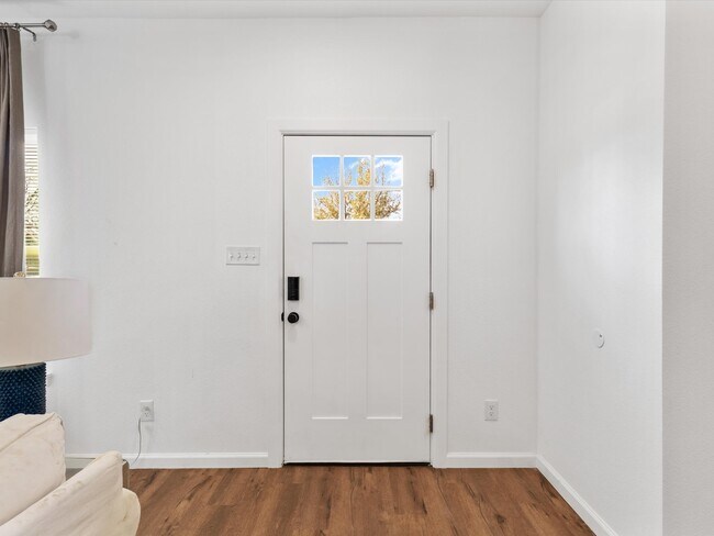 Building Photo - 3517 Mission St