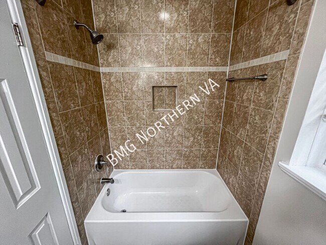 Building Photo - 4840 S 28th St