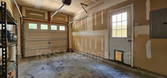 Building Photo - 848 Gem Ct