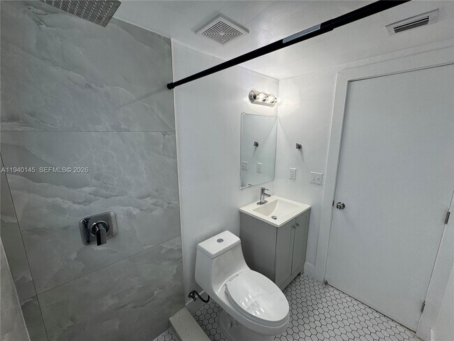 Building Photo - 1971 NW 2nd Ct