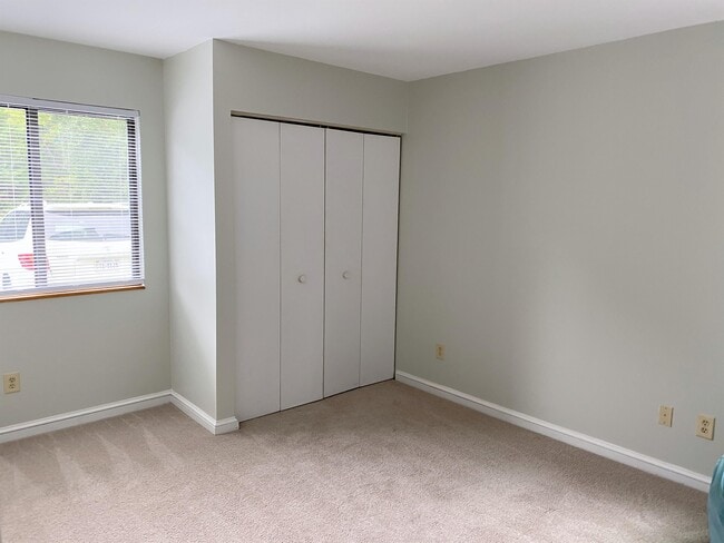 Building Photo - 1002 Linden Ave