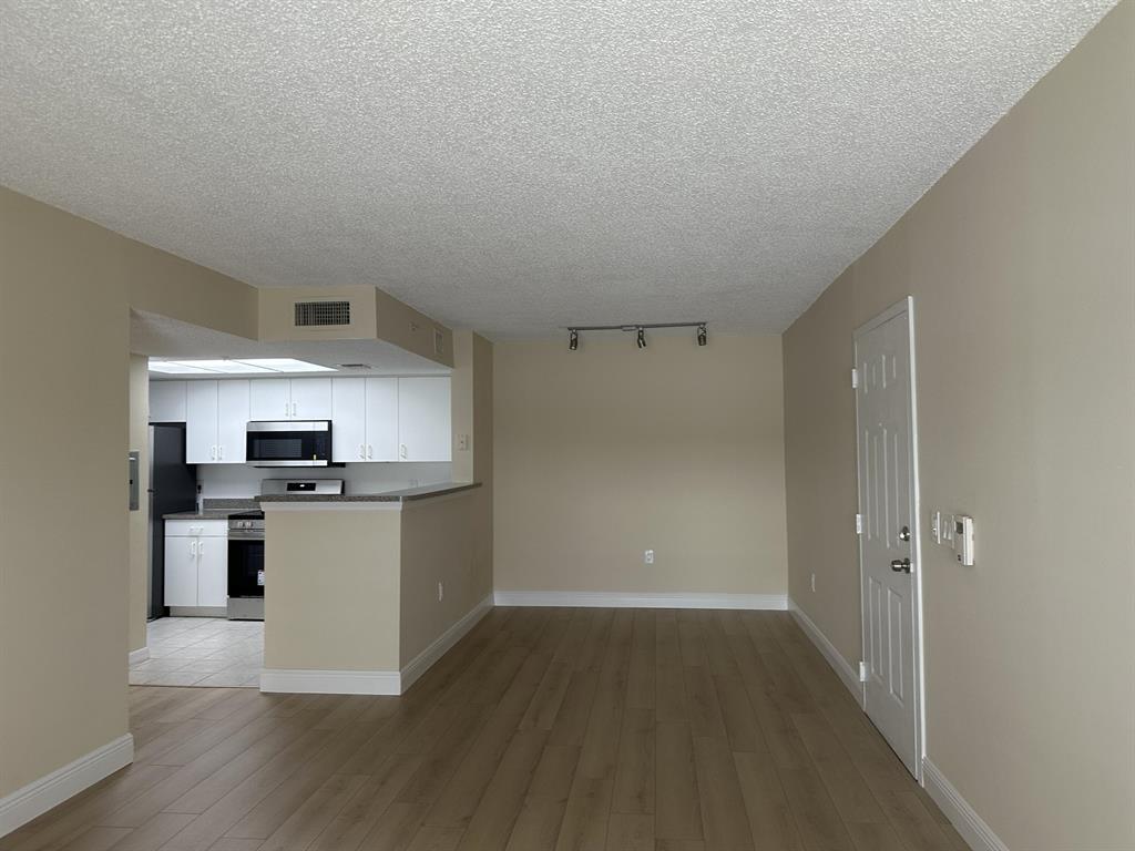 Building Photo - 5001 Wiles Rd