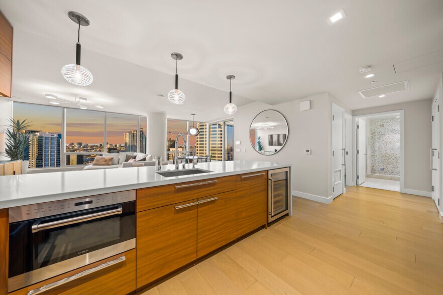 Building Photo - 888 W E St