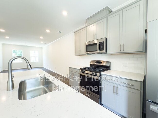 Building Photo - 673 Mirkwood Ave