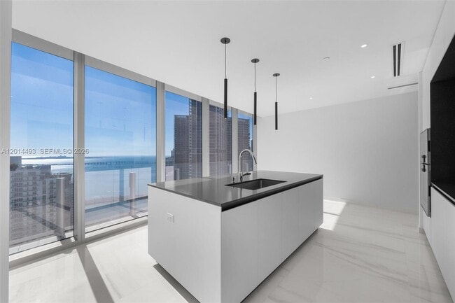 Building Photo - 300 Biscayne Blvd Way