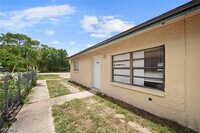 Building Photo - 5553 Fifth Ave