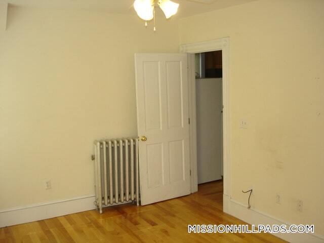 Building Photo - 99 Calumet St