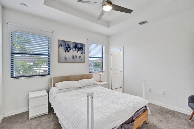 Building Photo - 20741 NE 5th Ct