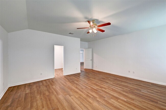 Building Photo - 9230 Mission Arbor Ln