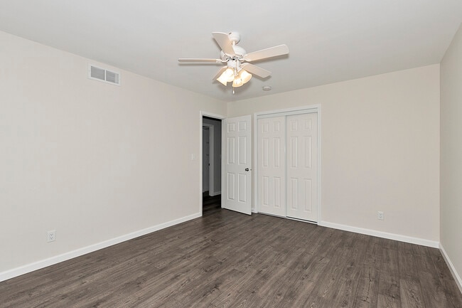 Building Photo - 8310 E Coral Rd