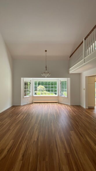 Building Photo - 26 Gloria Ln