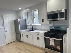 Building Photo - 273 Maple Ave