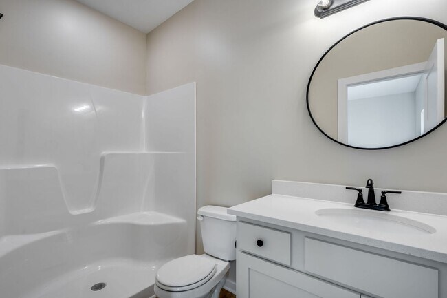 Building Photo - Pineway Oliver Plan