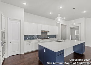 Building Photo - 133 Maravillas