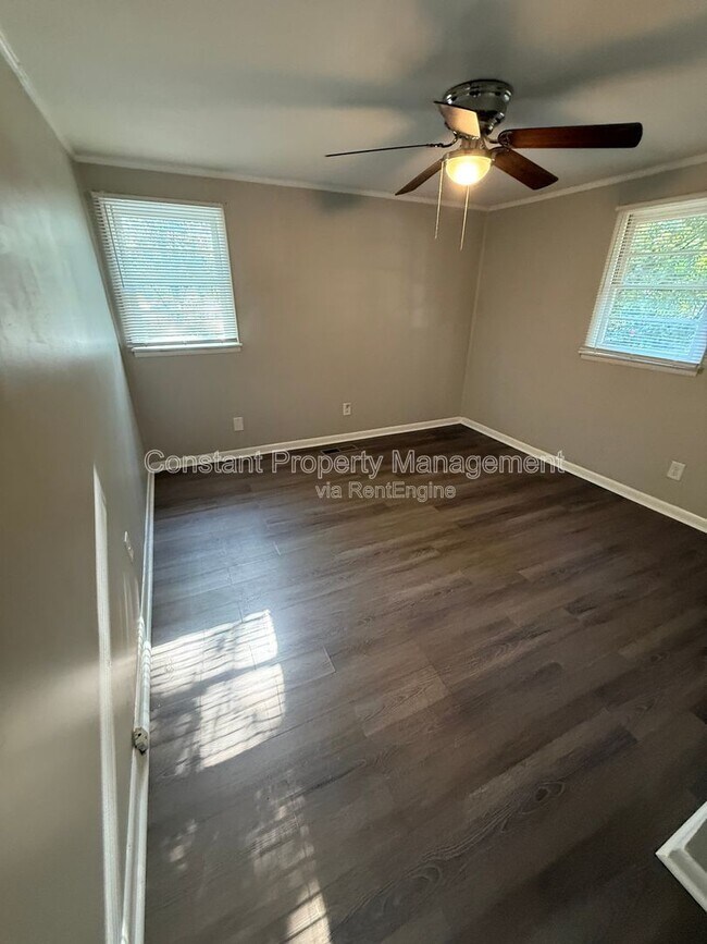 Building Photo - 2485 Bristol Dr