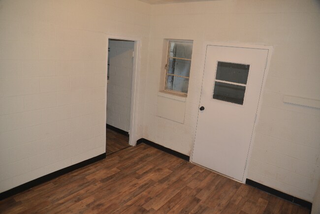 Building Photo - 2715 W Whitner St