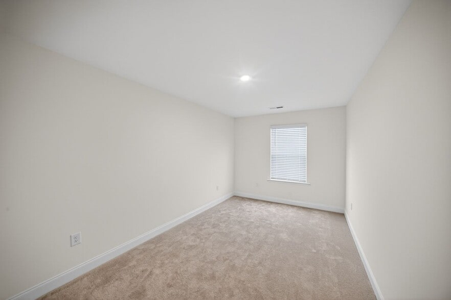 Building Photo - 16 Honeydew Wy