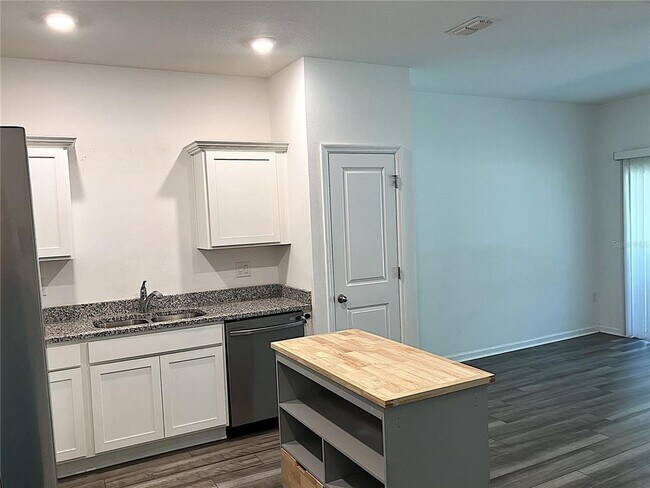 Building Photo - 38061 Elby Ln