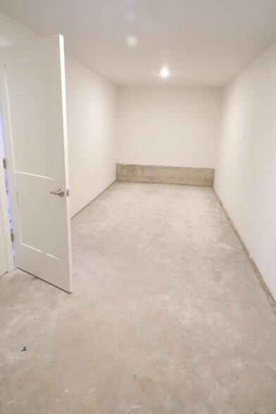 Building Photo - 12913 SE Ridgecrest Rd