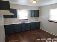 Building Photo - Updated 3BD/1BA