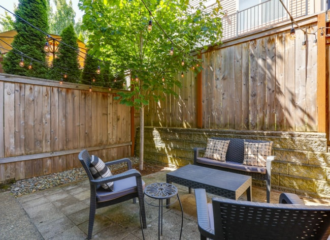 Building Photo - Immaculate 2-Bedroom Townhome in Tanasbourne with Smart Upgrades & High-End Finishes!