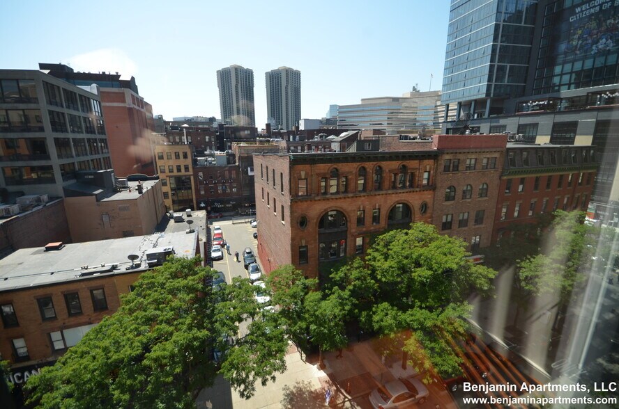 Building Photo - 112 Canal St