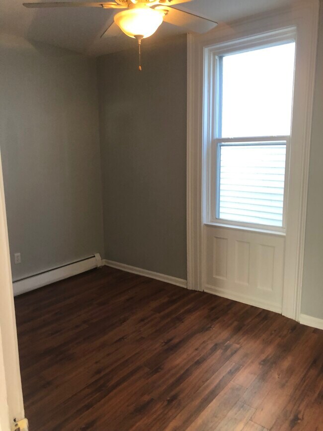 Building Photo - 26 W 4th St