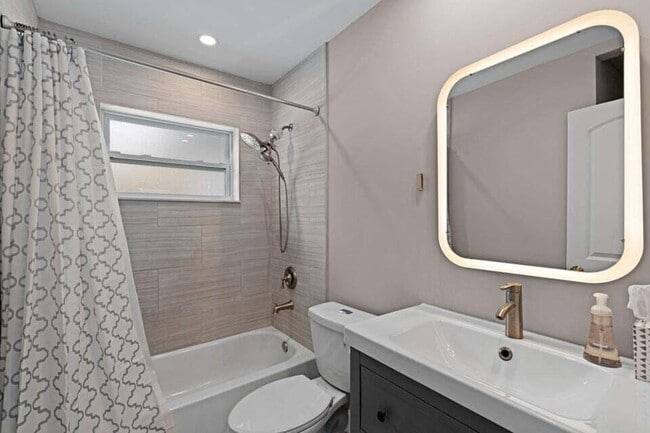 Building Photo - 2312 Spanish Trail