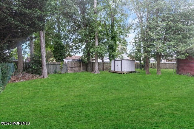 Building Photo - 310 Falcon Dr