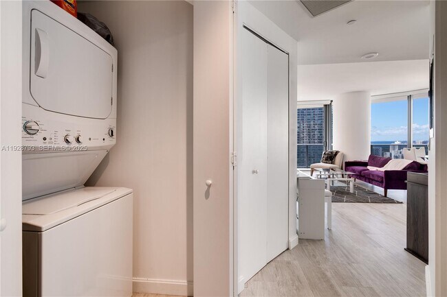 Building Photo - 45 SW 9th St