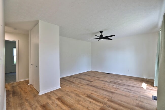 Building Photo - 601 Daventry Ln