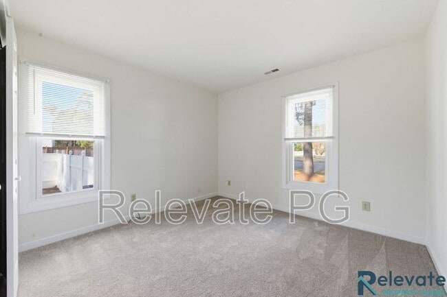 Building Photo - 2713 Chariot St