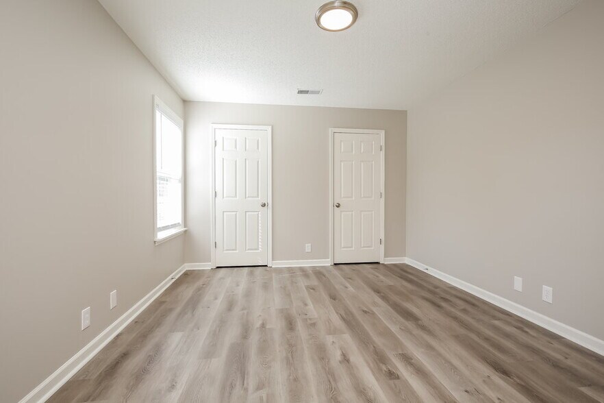 Building Photo - 5053 Cornelius Dr