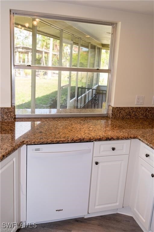 Building Photo - 5654 Eichen Cir