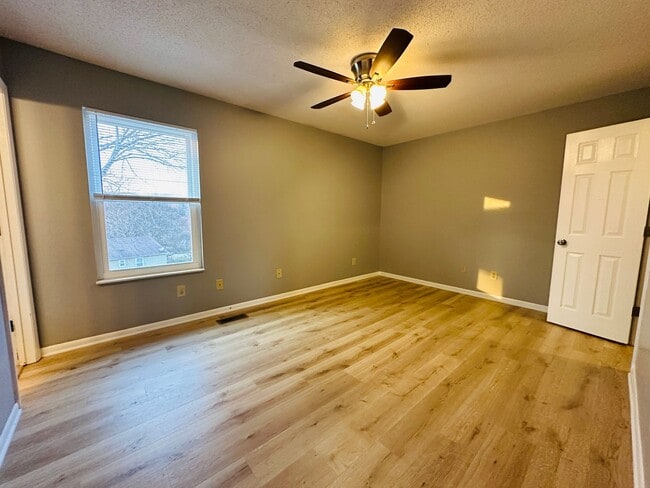 Building Photo - Stunning West Knoxville Transformation | Designer Kitchen & Smart Home Features