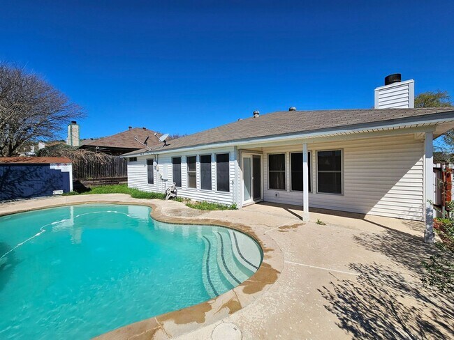 Building Photo - 602 Del Mar Dr