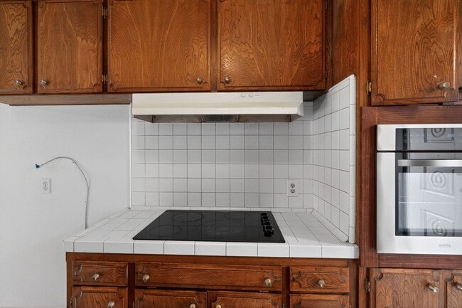 Building Photo - 4115 N Briarwood Ave