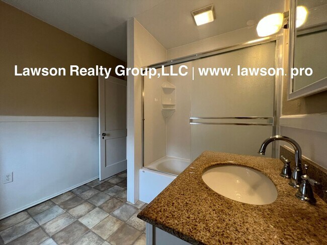 Building Photo - 1733 Maiden Ln SW