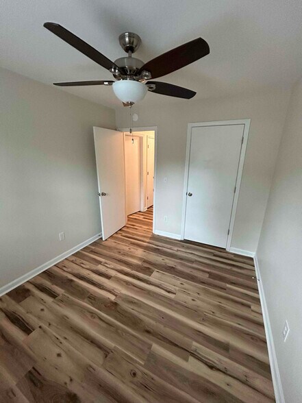 Building Photo - 1023 Hunters Trce