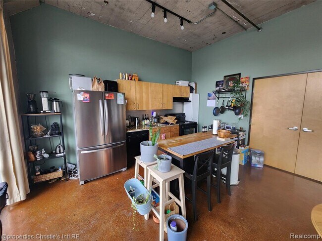 Building Photo - 55 W Canfield St