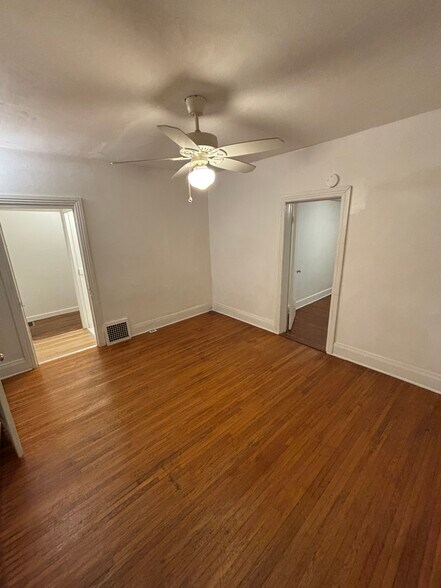 Building Photo - 340 N Franklin St