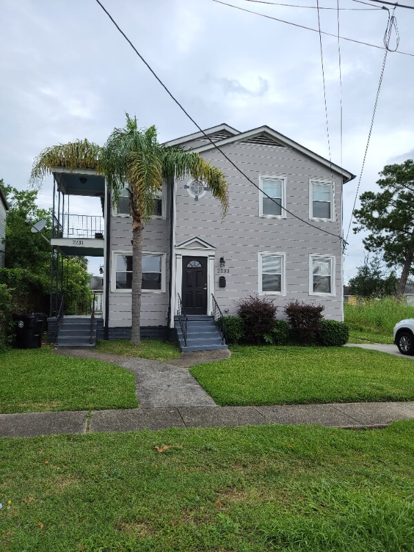 Building Photo - 2233 Humanity St