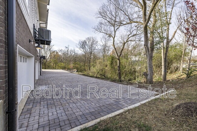 Building Photo - 2048 McKinley St