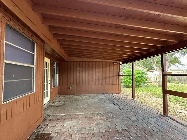 Building Photo - 2733 Silverspur Dr