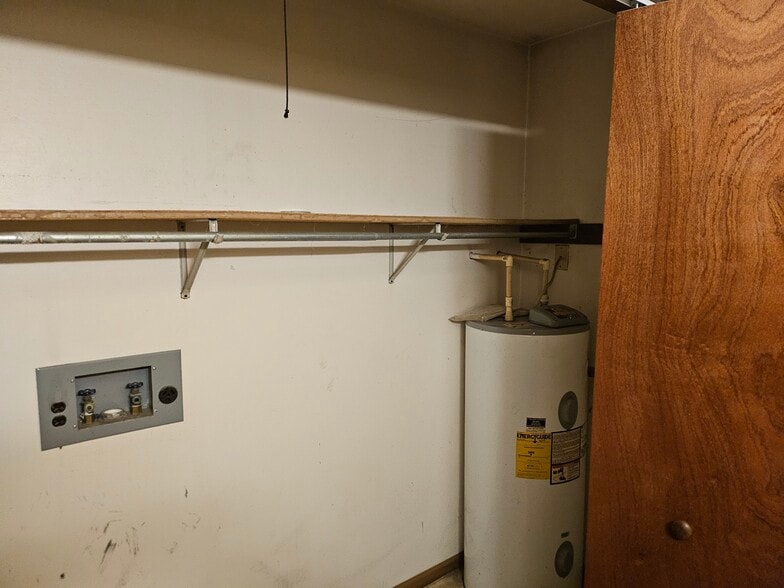 Building Photo - 683 N 5th St