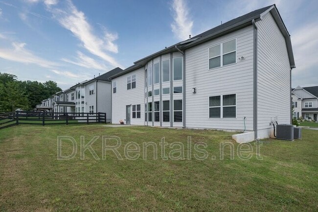 Building Photo - 508 Blackberry Ln