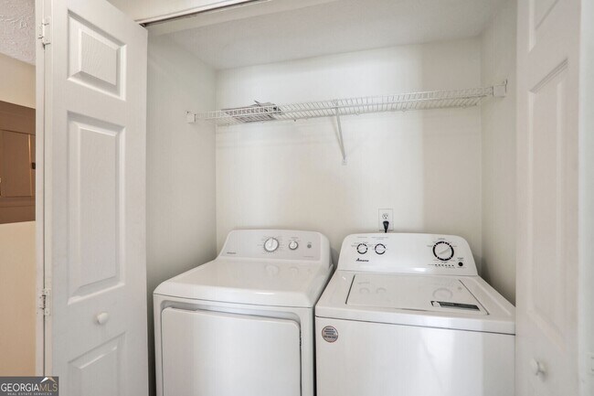 Building Photo - 3707 Essex Ave