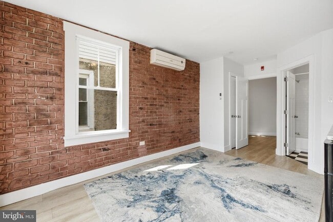 Building Photo - 651 N 33rd St