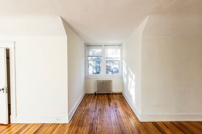 Building Photo - 213 Todd Ave